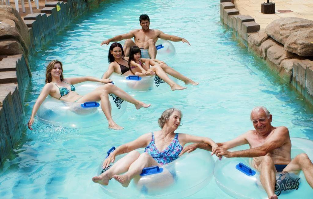 Piazza Diroma - Cortesia Park Diroma, Splash E Slide Caldas Novas Exterior photo