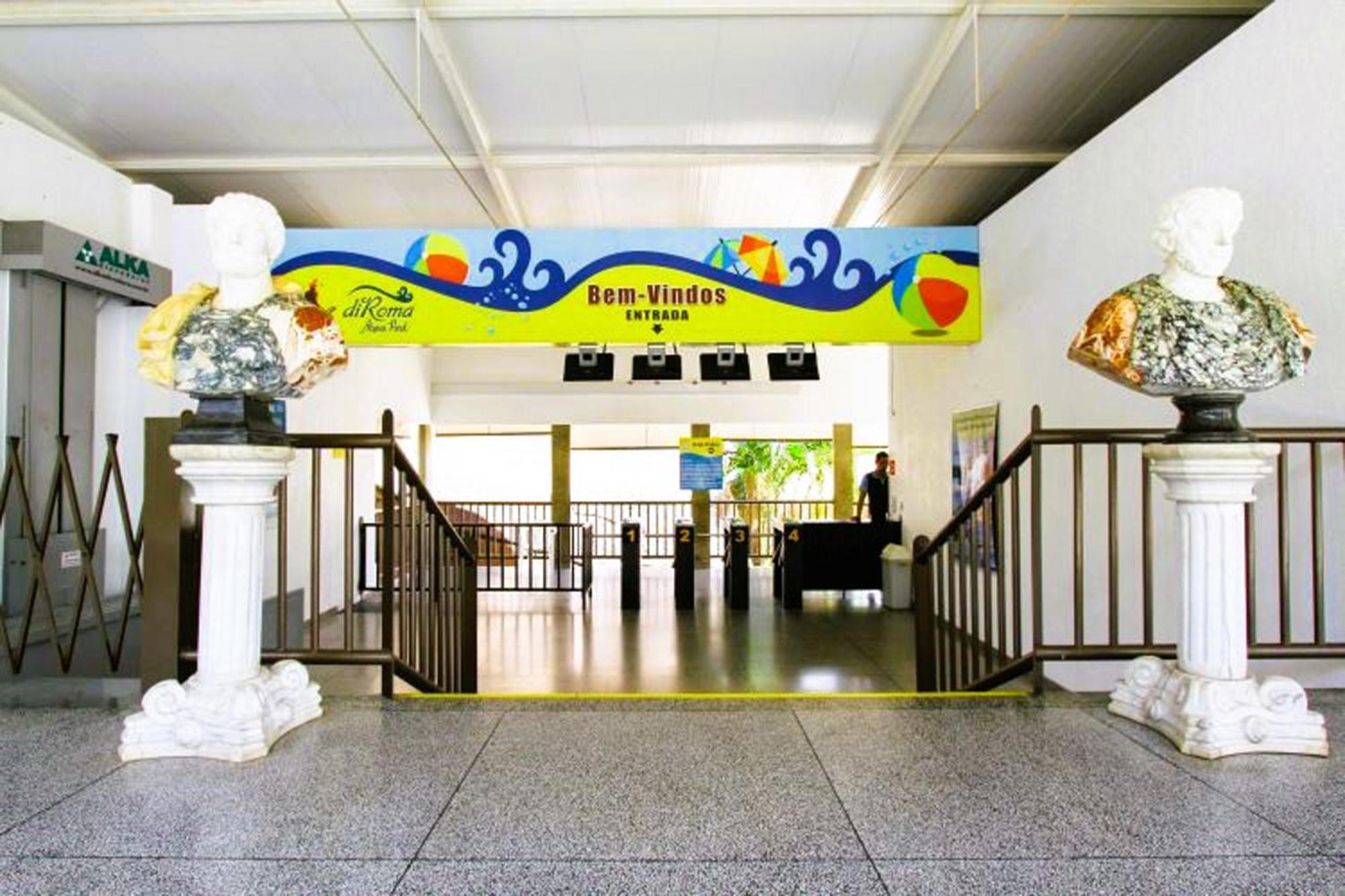 Piazza Diroma - Cortesia Park Diroma, Splash E Slide Caldas Novas Exterior photo